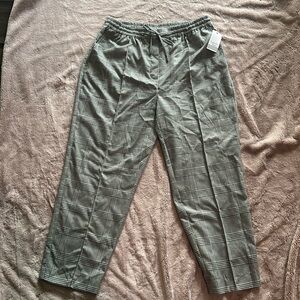 Black/white pants with Elastic Waistband